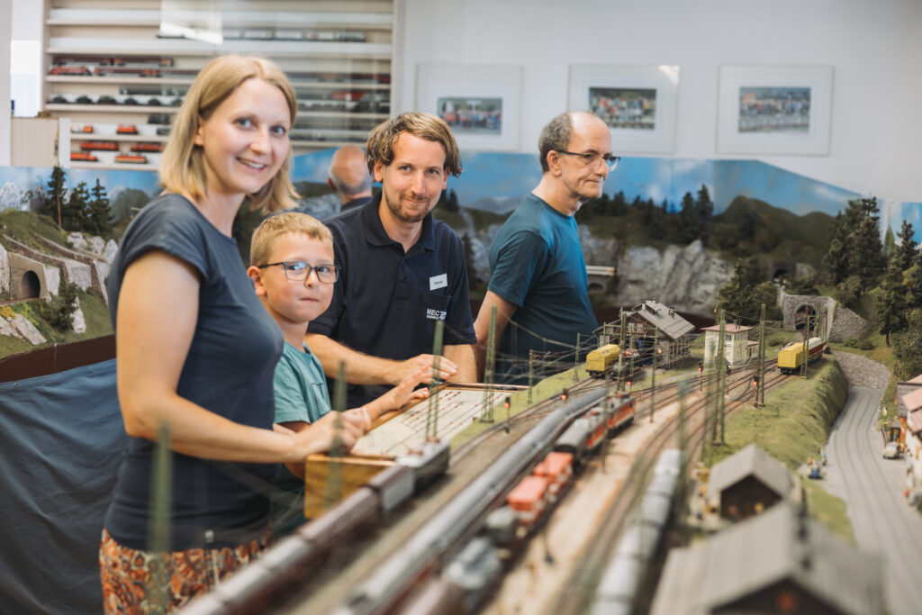 Komm‘ zur Weihnachts-Ausstellung 2024!